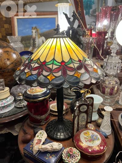 Vintage 2 Antique table lamp tiffany & bronze made in USA.