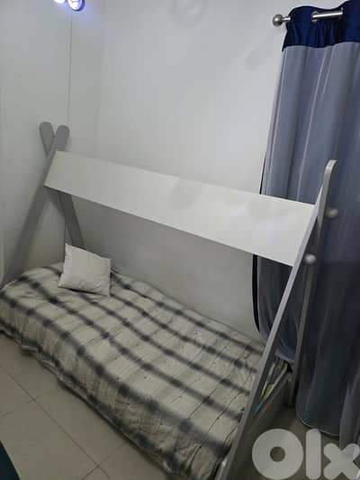 Home Center Bed and Closet