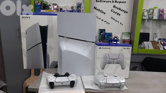PS5 Slim 1TB European Disk Edition / Like New / 2 Original Controllers