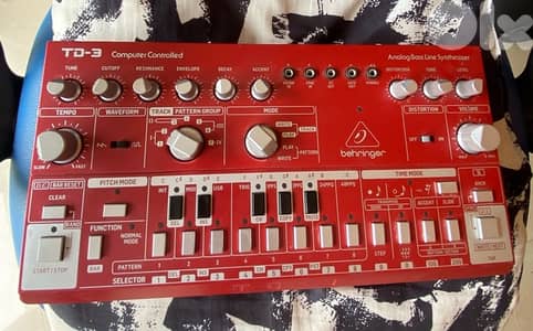 Behringer TD-3 barely used with box