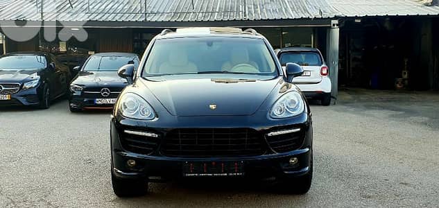 Porsche Cayenne GTS Package 2011 Low mileage