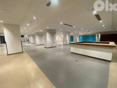 Spacious Showroom for Rent Near Habtoor Hotel