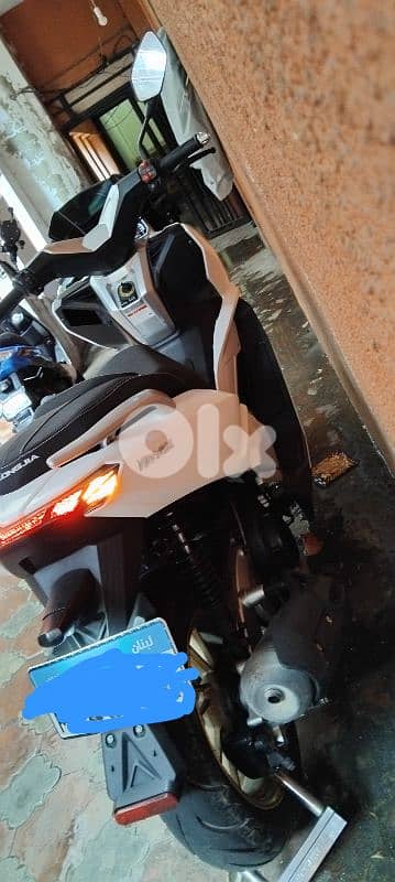 v max 2022 175 cc 1