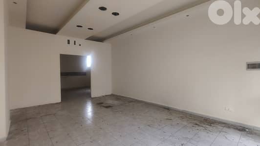 RWK183MF - Shop for rent in Adonis in a prime location