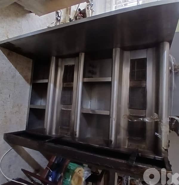 للبيع عدة مطعم نضيفة جدا وتقيلة بسعر مغري جدا 2