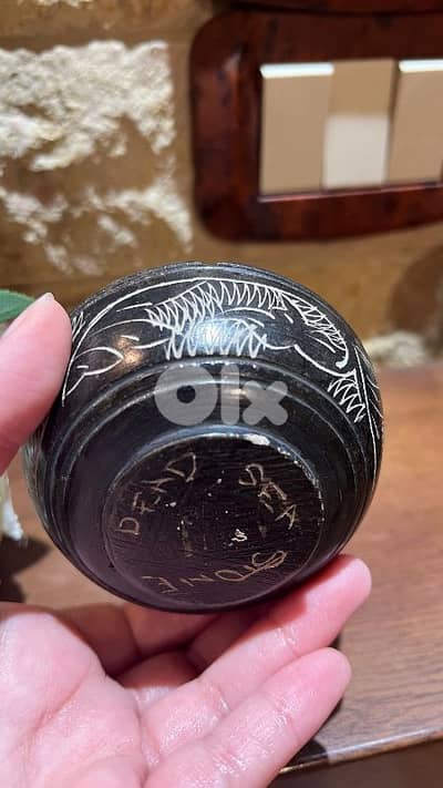 candle and ashtray