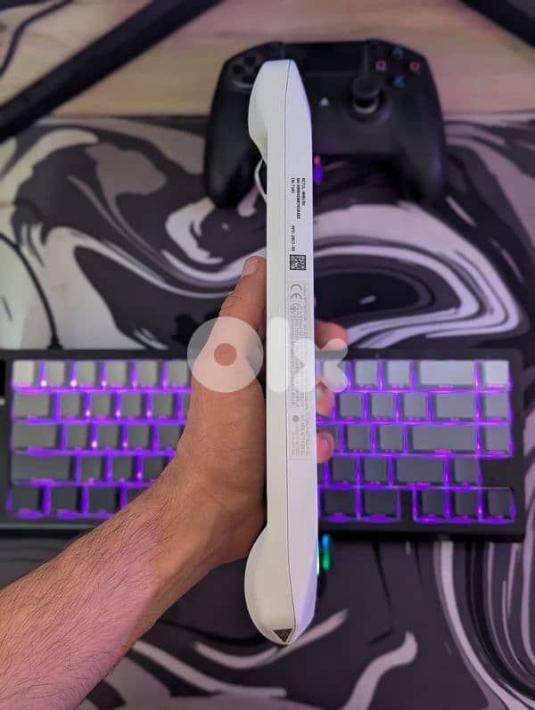ROG ALLY Z1 WITH CASE 4