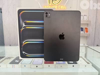 Apple ipad M5 pro 512 11- inch Like new  in excellent condition