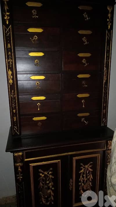 خزانة vitrine