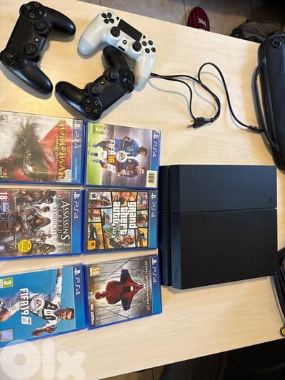 PS4 + 3 controller + 6 working games
