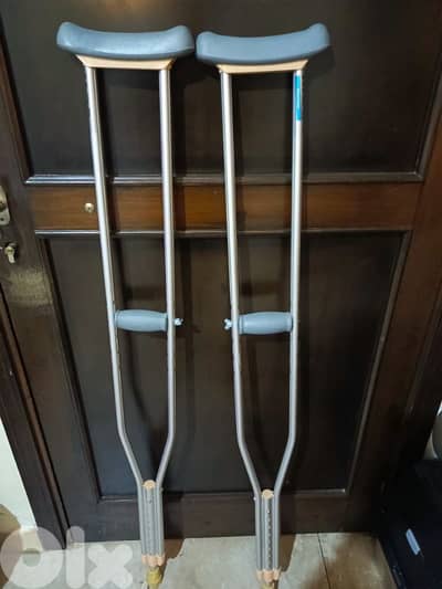 MOB Line Adjustable Crutches – Like NewBrand: MOB Line.
