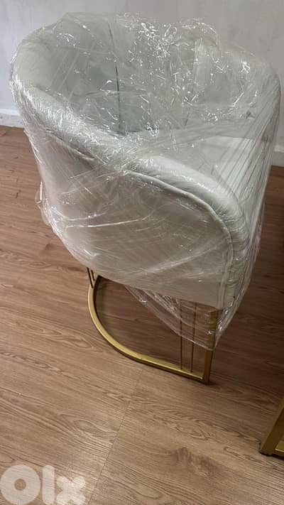 table and chairs