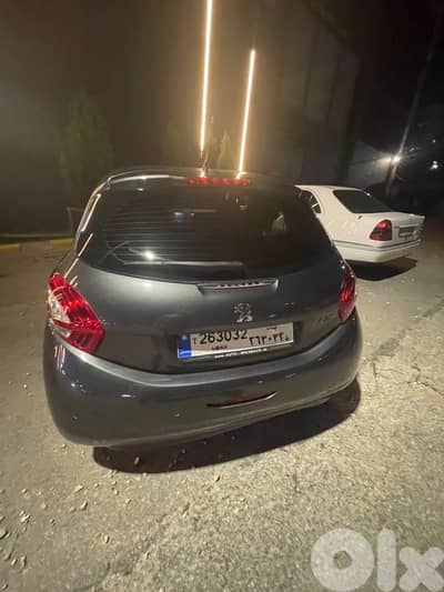Peugeot 208 2015