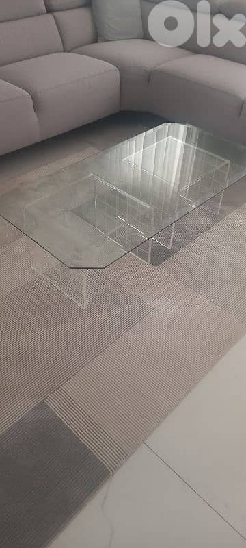 Glass Table with plexiglass support 2