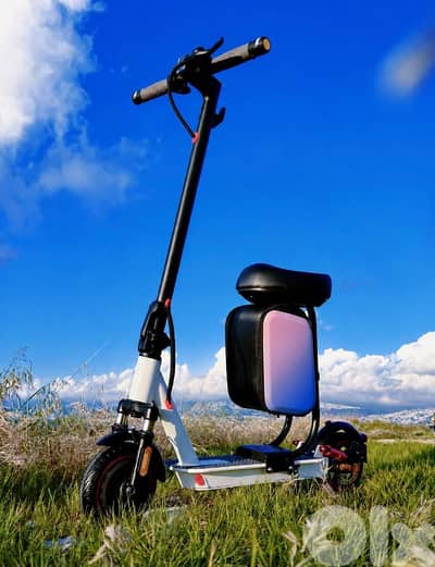 new scooter 0km in box with tool kit and original charger