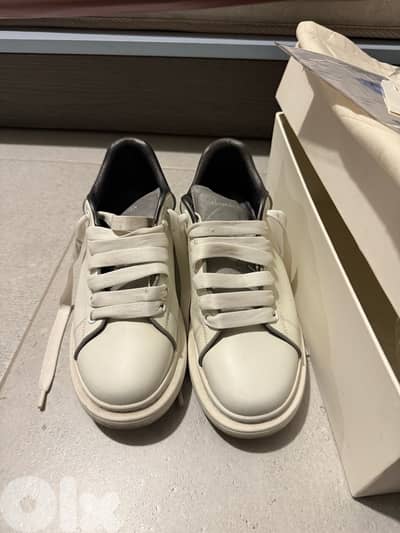 Alexander McQueen shoes size 42