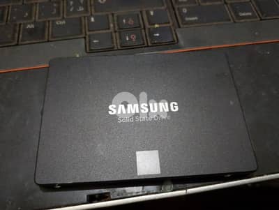 samsong ssd 1tb + 4+4 ddr4 ram