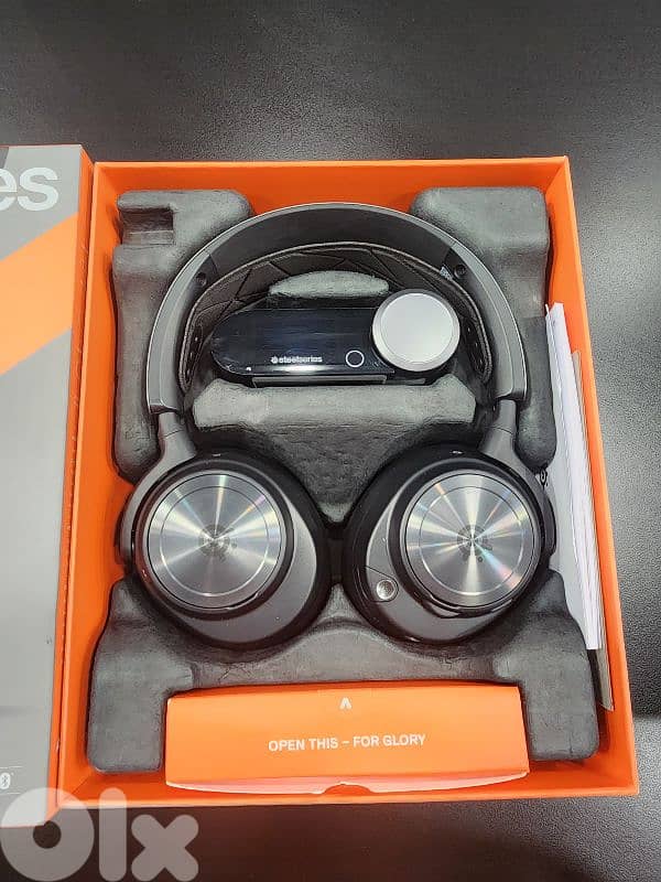 Steelseries Arctis Nova Pro Wireless Headset 1