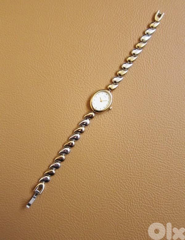 Citizen women's bracelet watch, a rare find ساعة يد نسائية من ماركة 1