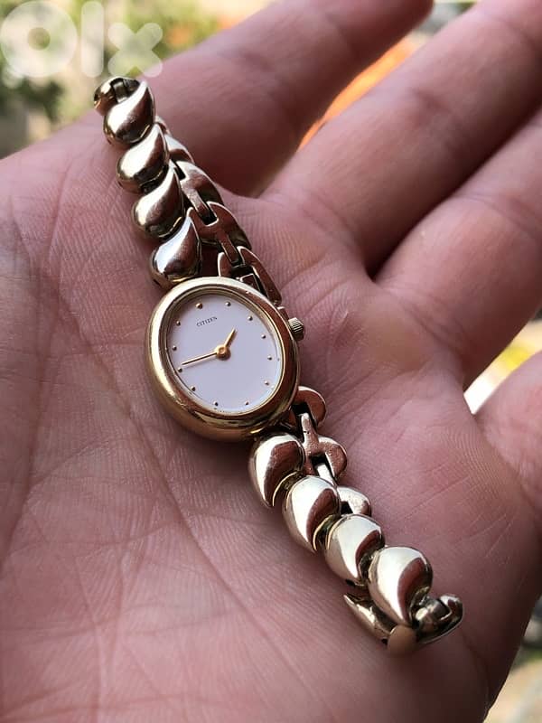 Citizen women's bracelet watch, a rare find ساعة يد نسائية من ماركة 2