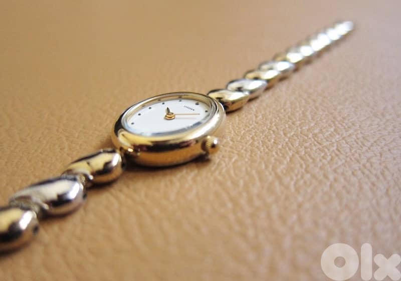 Citizen women's bracelet watch, a rare find ساعة يد نسائية من ماركة 3