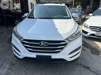 Hyundai Tucson 2017 4 WD California very clean