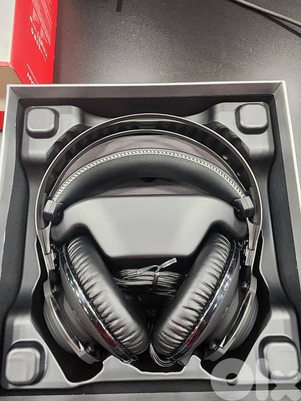 HyperX cloud revolver 7.1 headset 2