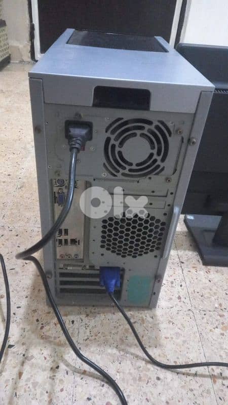 كمبيوتر HP كامل مع كامل ملحقاته - نظيف وشغال 100% 3