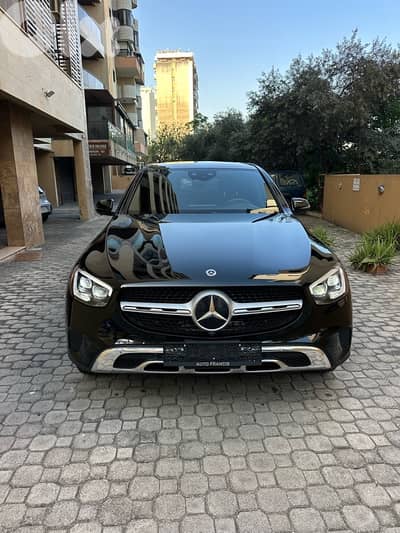 Mercedes GLC 300 coupe 4matic 2021 black (clean carfax-35000 miles)