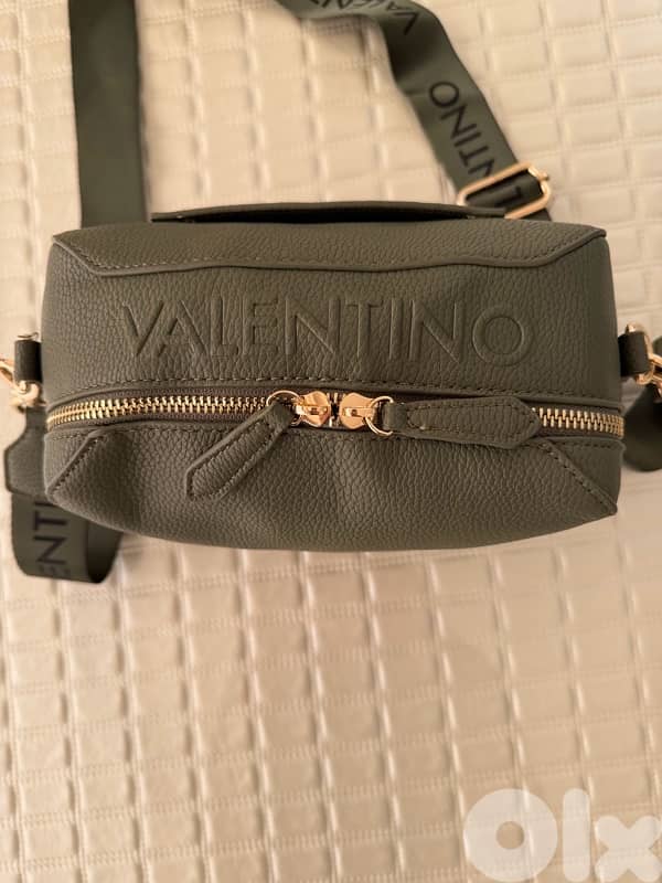Valentino 4