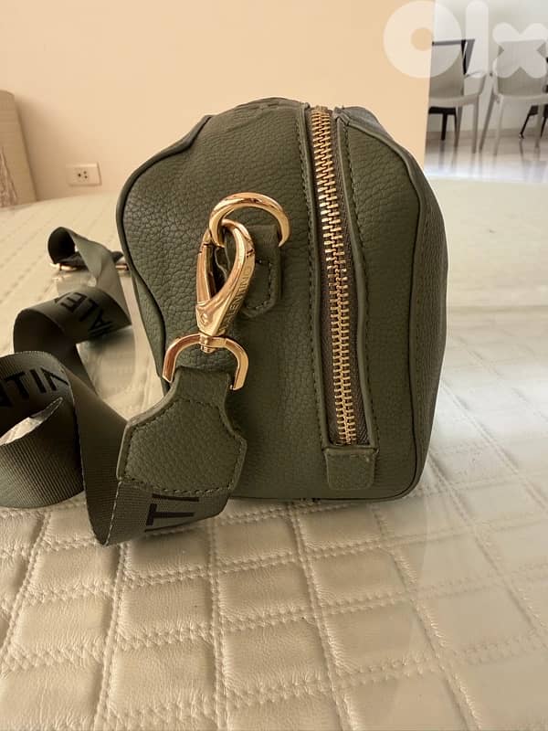 Valentino 6