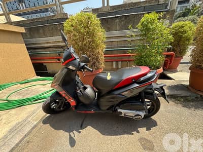 aprilia sr150