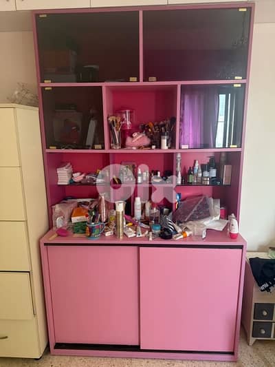 pink cabinet مكتبة زهري
