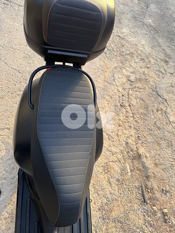 Vespa 300 Mint comdition company source 1 owner 4