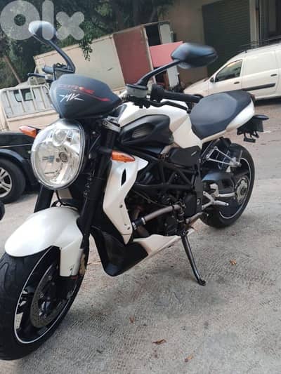 mv agusta brutale 920