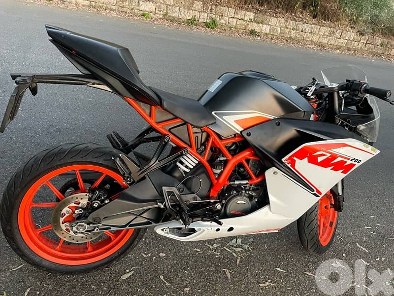 KTM RC 200-2018 1