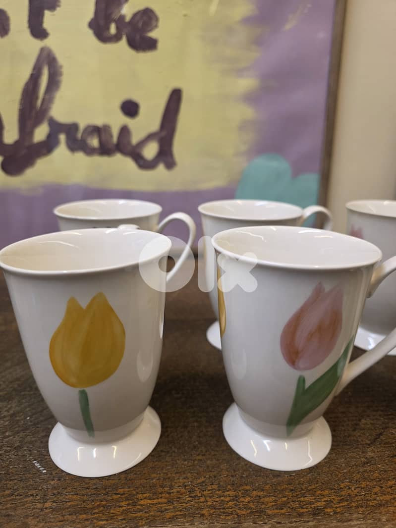 Mugs with tulips design 1