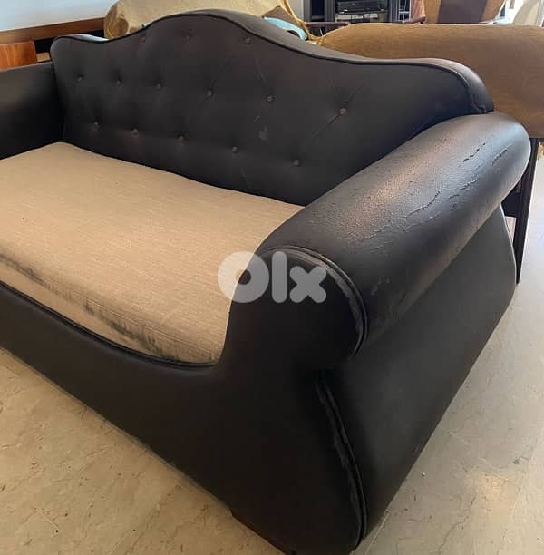 2 Sofas 2