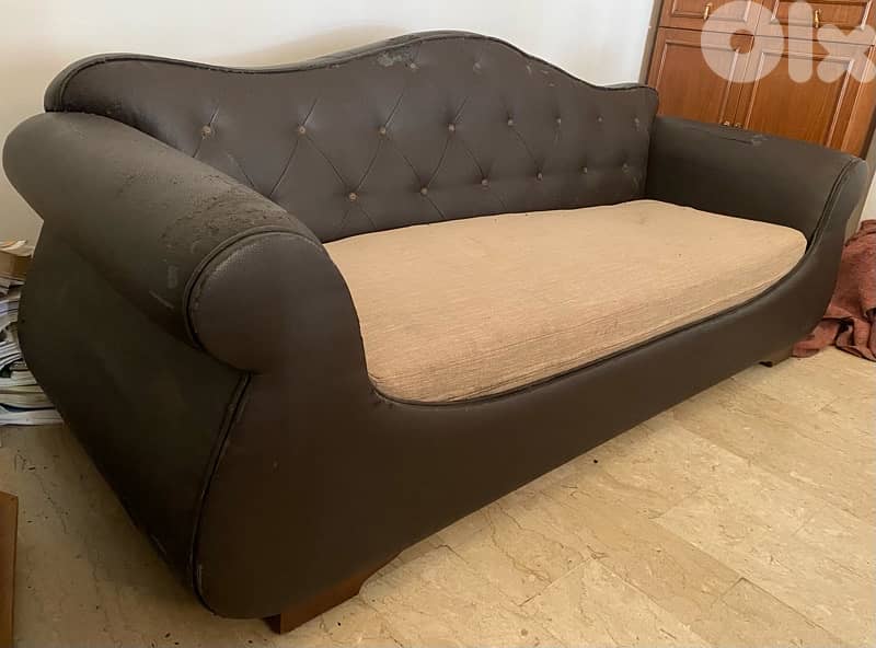 2 Sofas 5