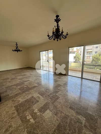 Apartment For Sale in Mazraat Yachouh-شقة للبيع في مزرعة يشوع