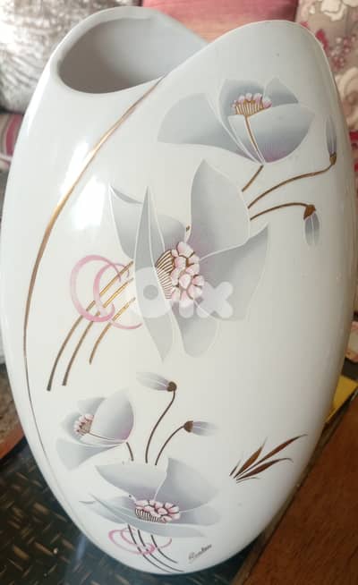 This is a vintage Rialex ceramic vase made in Italy