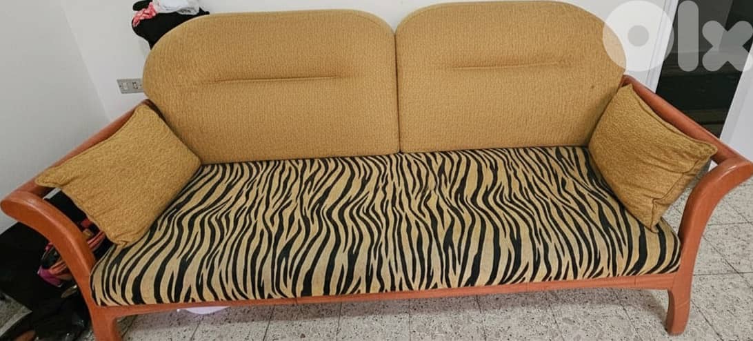 صالون كامل 4 قطع - خشب وقماش نمر - بكفيا | Wood Frame Tiger Print Sofa 2