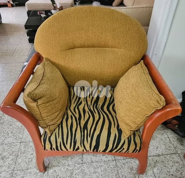 صالون كامل 4 قطع - خشب وقماش نمر - بكفيا | Wood Frame Tiger Print Sofa 3