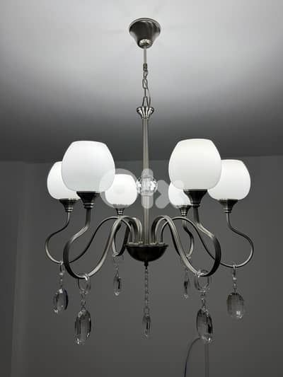 Elegant 6-Light Chandelier – Very Good Condition