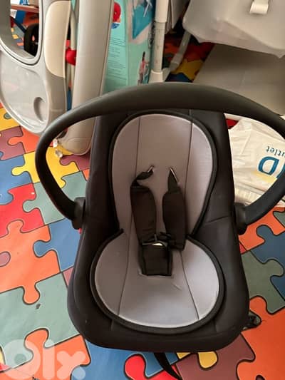 2 infant car seats with affordable price