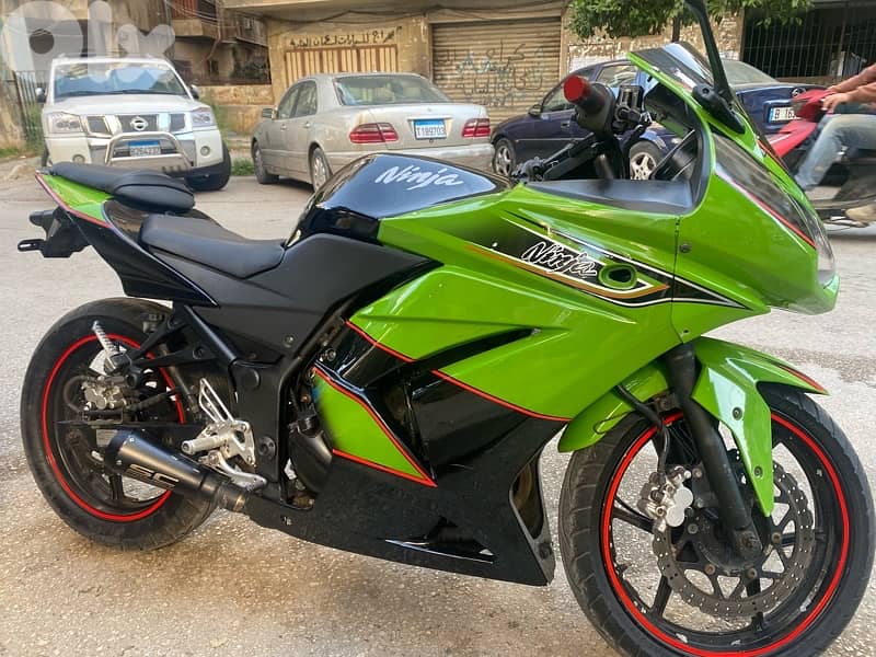 kawasaki ninja 250cc نضيفة و مرتبة مافي حكي عنها مدفوع عليها منيح 1