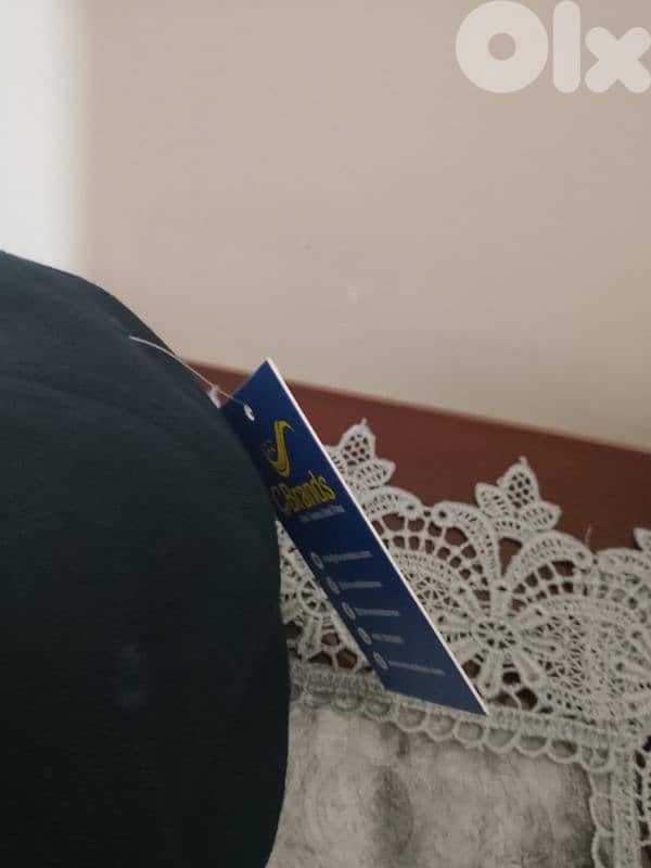طاقية رجالي للبيع عدد 3 ماركة GUESS بعدون جديد سعر واحدي 5$ 4