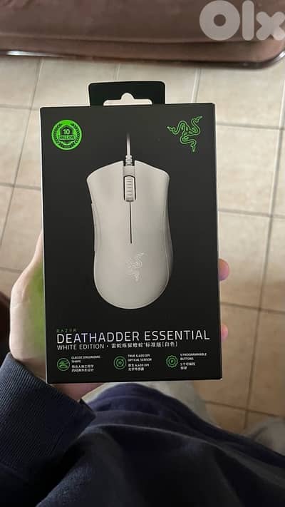 Brand new original RAZOR gaming mouse in WHITE