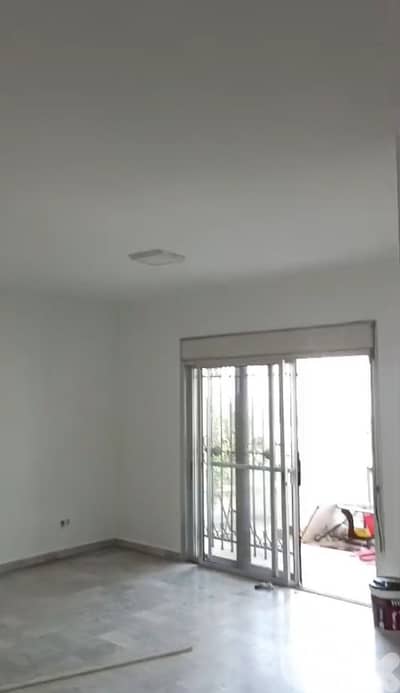 Apartment for sale in Kornet el Hamra with Terrace 90 sqm