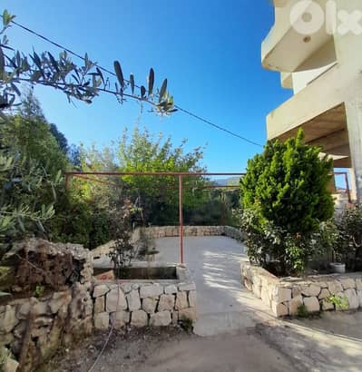 Building for Sale in Zaaytreh, Keserwan